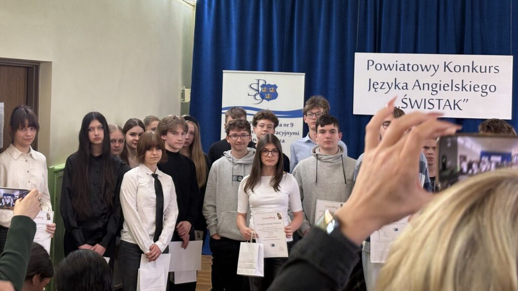 Nasze uczennice w Powiatowym Konkursie Języka Angielskiego „Świstak”