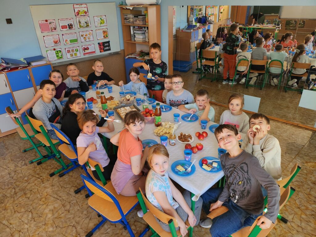 🍎 Światowy Dzień Jabłka w klasie 3 🍎